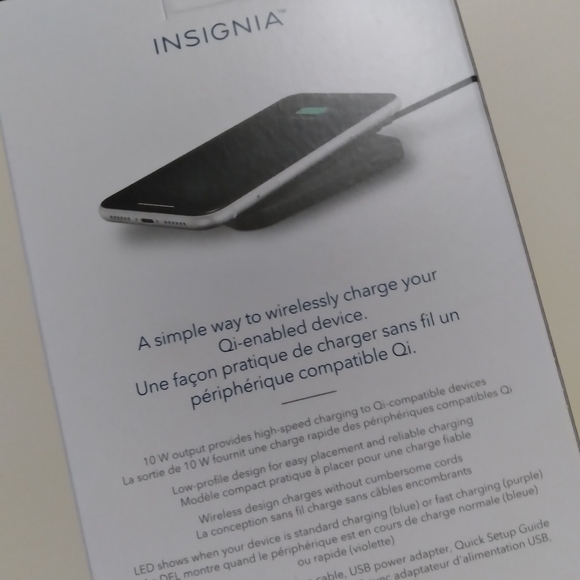 Insignia 10w Wireless charge pad, New, Phone Charger - Picture 3 of 6